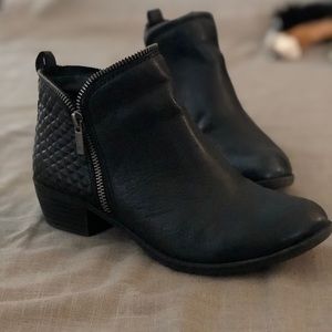 Lucky Ankle Boots